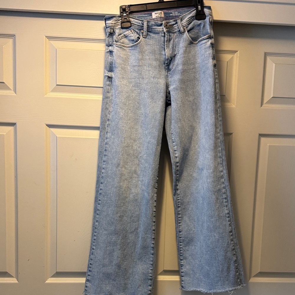 Kensie " The Kaya” wide legged jeans